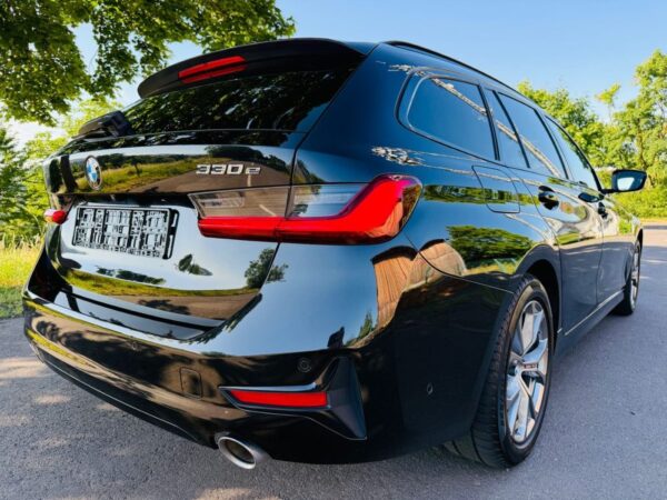 BMW 3er 330e Sport Line 2021