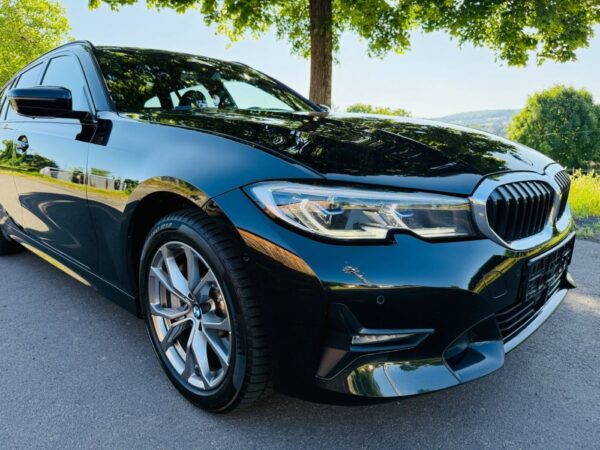 BMW 3er 330e Sport Line 2021