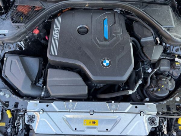 BMW 3er 330e Sport Line 2021