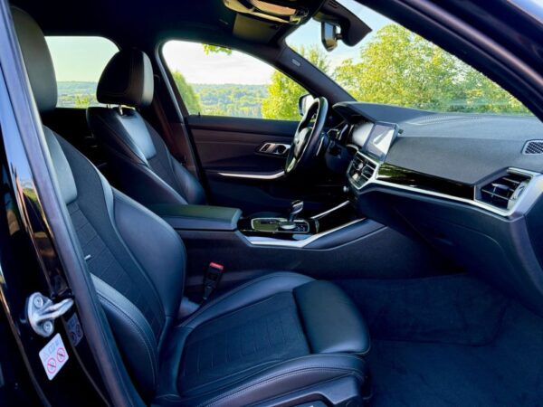 BMW 3er 330e Sport Line 2021