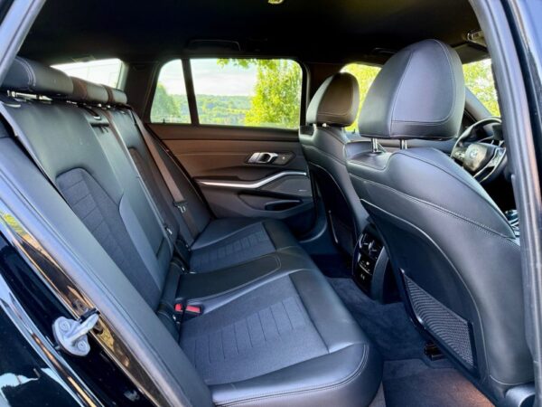 BMW 3er 330e Sport Line 2021