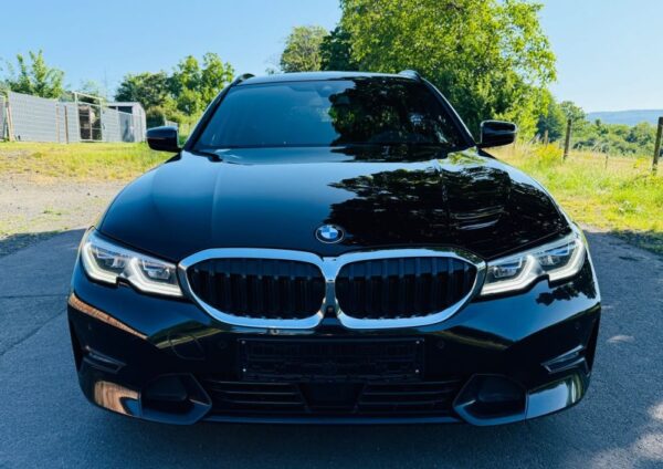 BMW 3er 330e Sport Line 2021