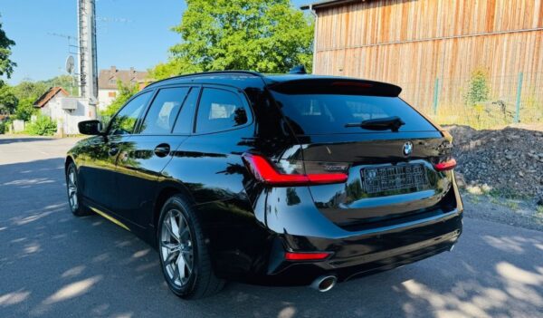 BMW 3er 330e Sport Line 2021