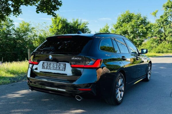 BMW 3er 330e Sport Line 2021
