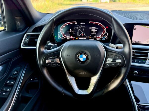 BMW 3er 330e Sport Line 2021