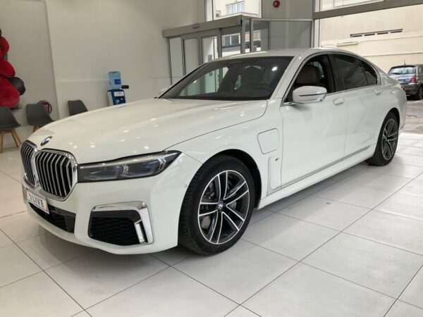 BMW 7er 745e M Sport 2021