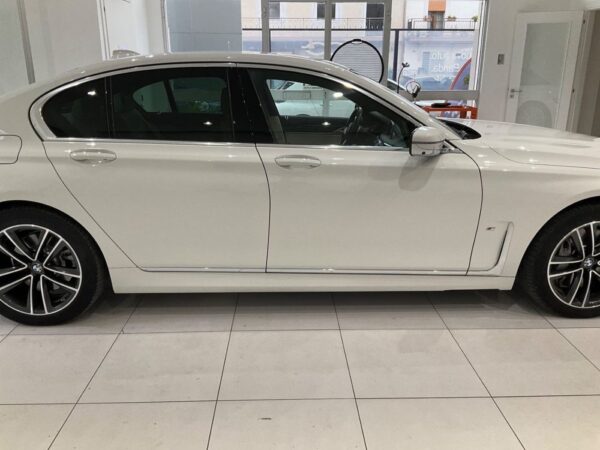 BMW 7er 745e M Sport 2021