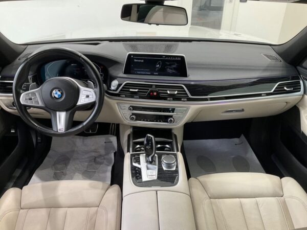 BMW 7er 745e M Sport 2021