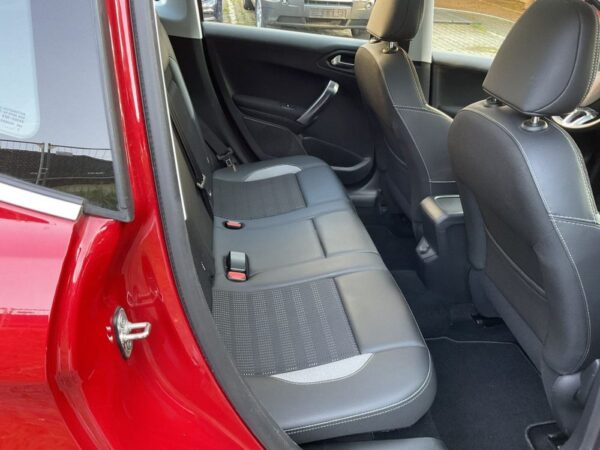 Peugeot 2008 1.2 PureTech Allure 2017