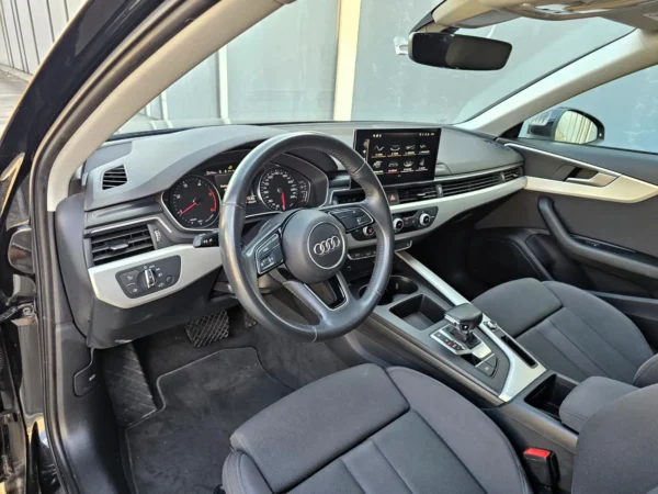 Audi A4 Avant 30 TDI S tronic