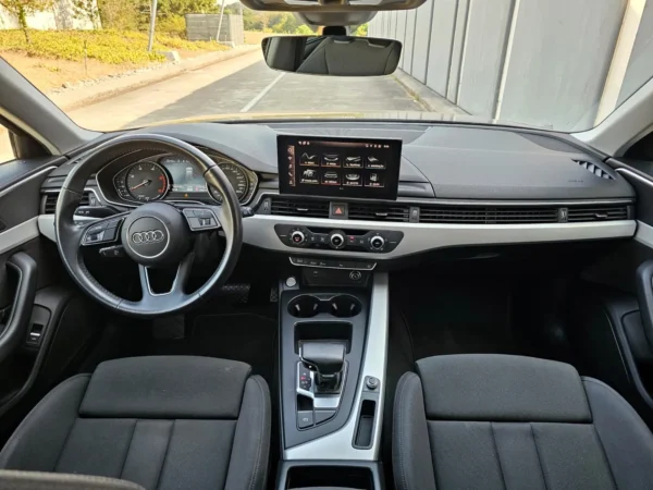 Audi A4 Avant 30 TDI S tronic