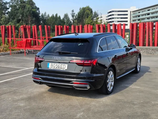 Audi A4 Avant 30 TDI S tronic